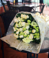 19 White Roses To China,Send Gifts,Elegant & Pure Love