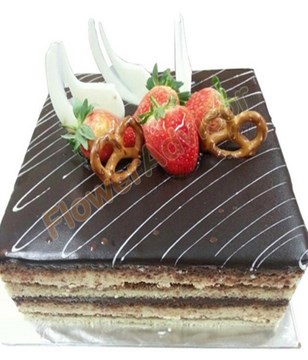 1/2 KG Opera Cake With Bouquet of 6 Roses