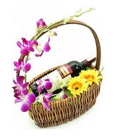 Red Wine (750ml) with Flowers Arrangement