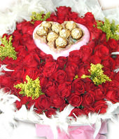 101 Red or Pink roses,8 cholocates