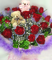 21 Red roses,a pair of bear