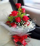 11 red roses, the oriole, the serissa fetida is plentiful