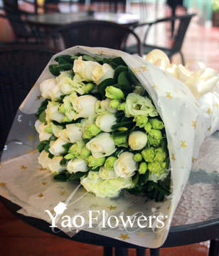 19 White Roses To China,Send Gifts,Elegant & Pure Love