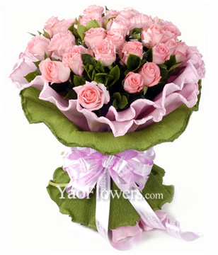 33 Pink roses with rich Gardenia leaves